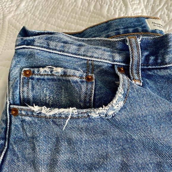 Abercrombie & Fitch Mid-rise Boyfriend Shorts - Picture 2 of 5